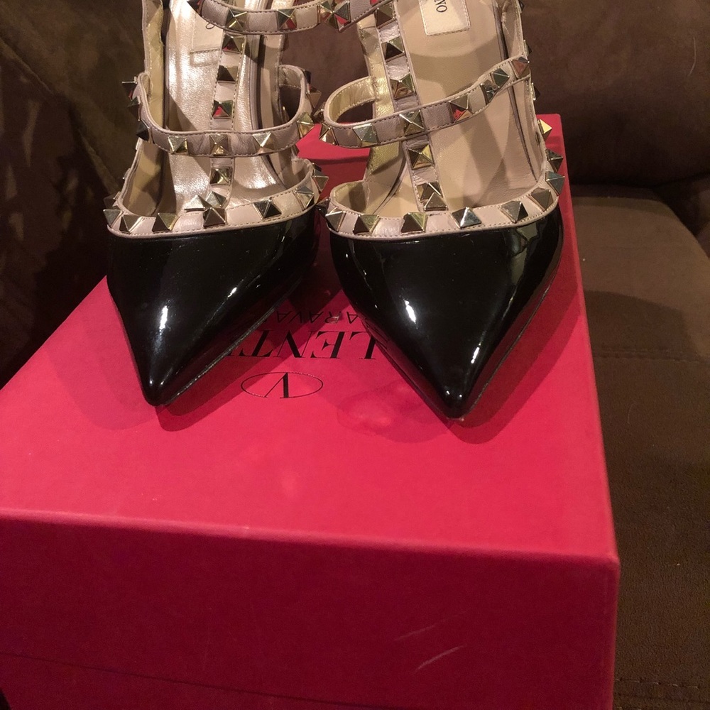 Rodstud Valentino sandals